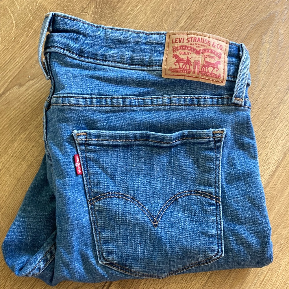 Levis skinny and stretchy pants!